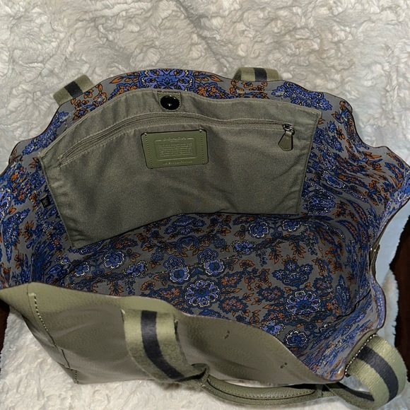 Coach Olive Green Leather Tote Bag with Floral Lining - Picture 6 of 7